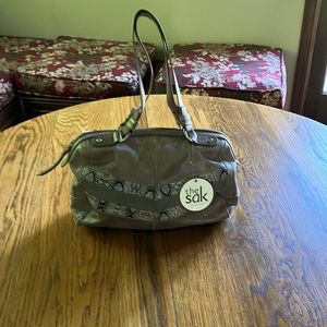 NWT DISTRESSED TAN LEATHER SHOULDER BAG WITH MAN MADE TRIM